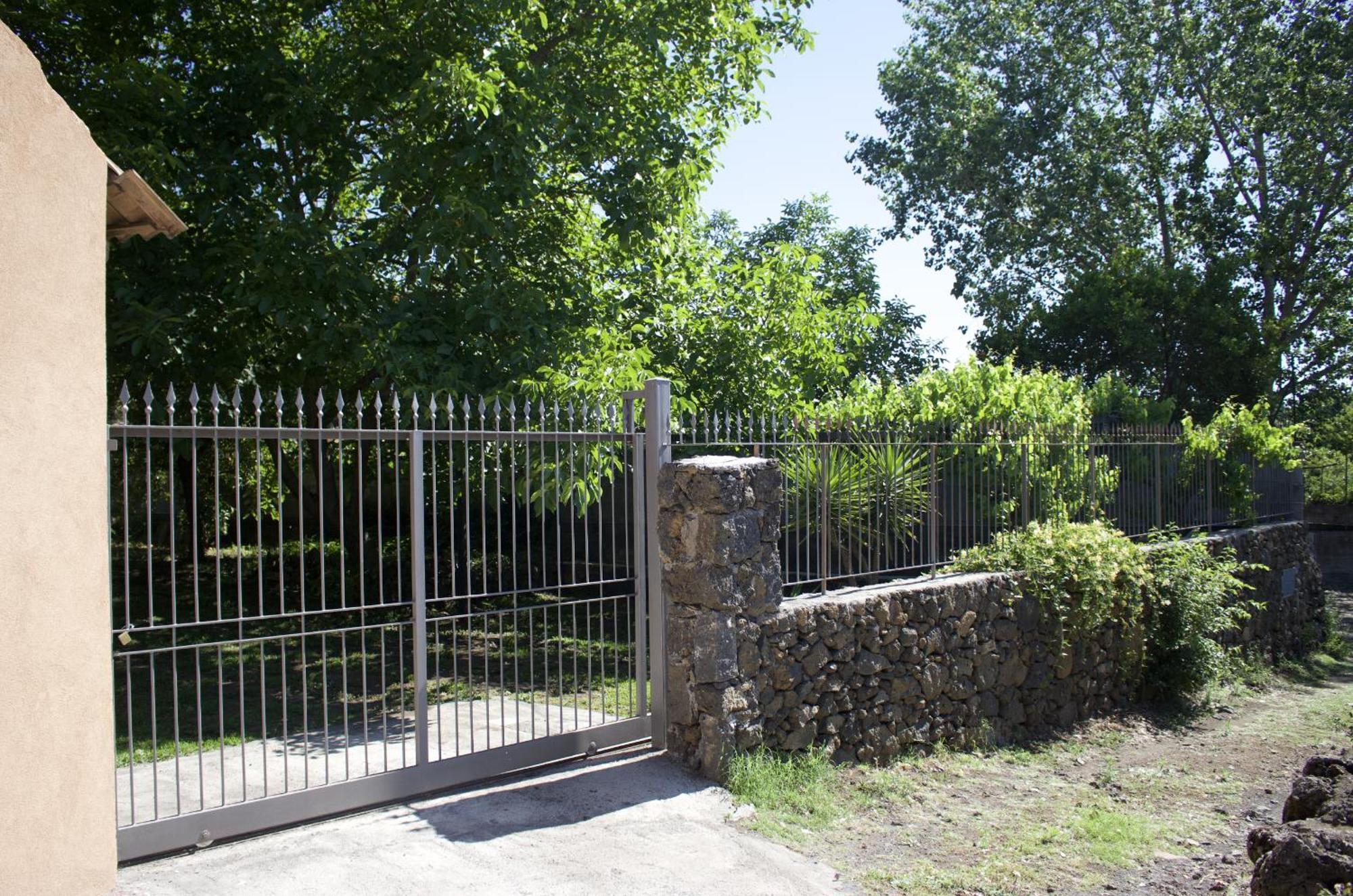 Incantevole casa d'epoca San Giovanni La Punta Esterno foto