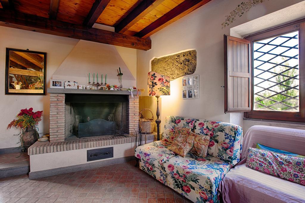 Incantevole casa d'epoca San Giovanni La Punta Camera foto